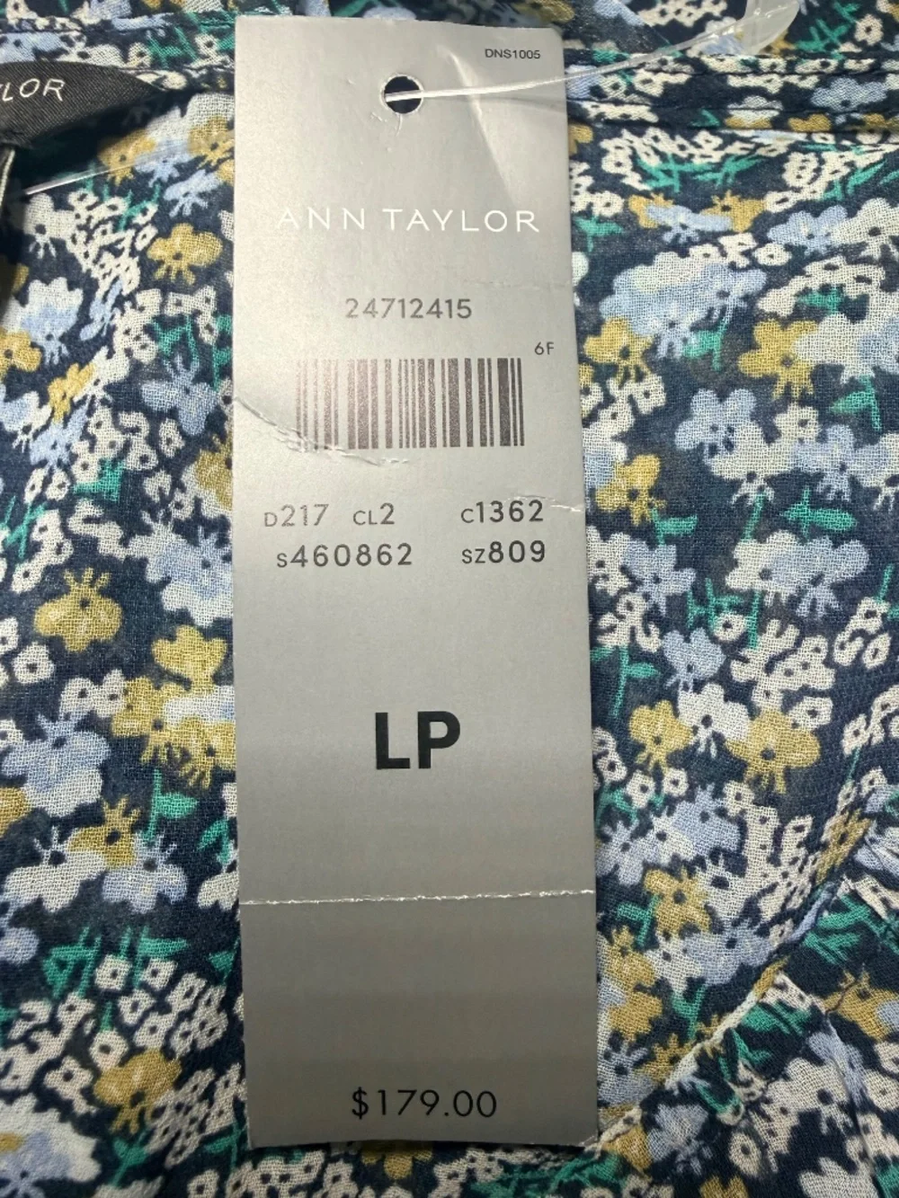 Ann Taylor, NWT Pleated Floral Dress with Sash. Size LP - Picture 4 of 5